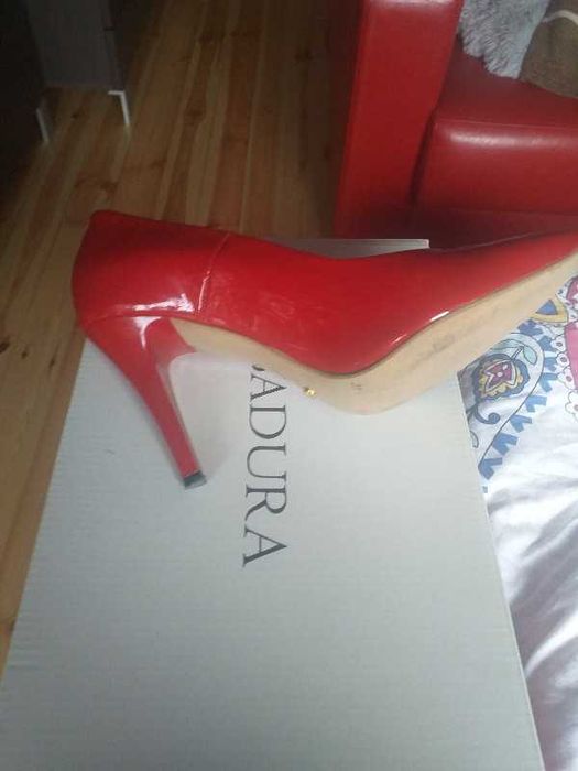 Szpilki czerwone Badura jak nowe