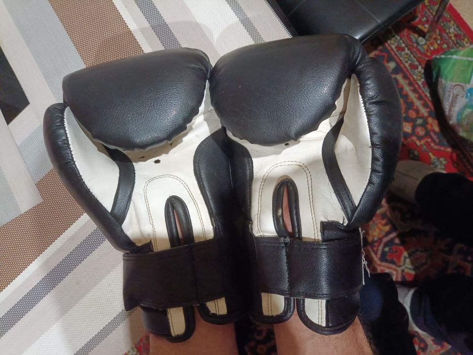Продам боксёрские перчатки