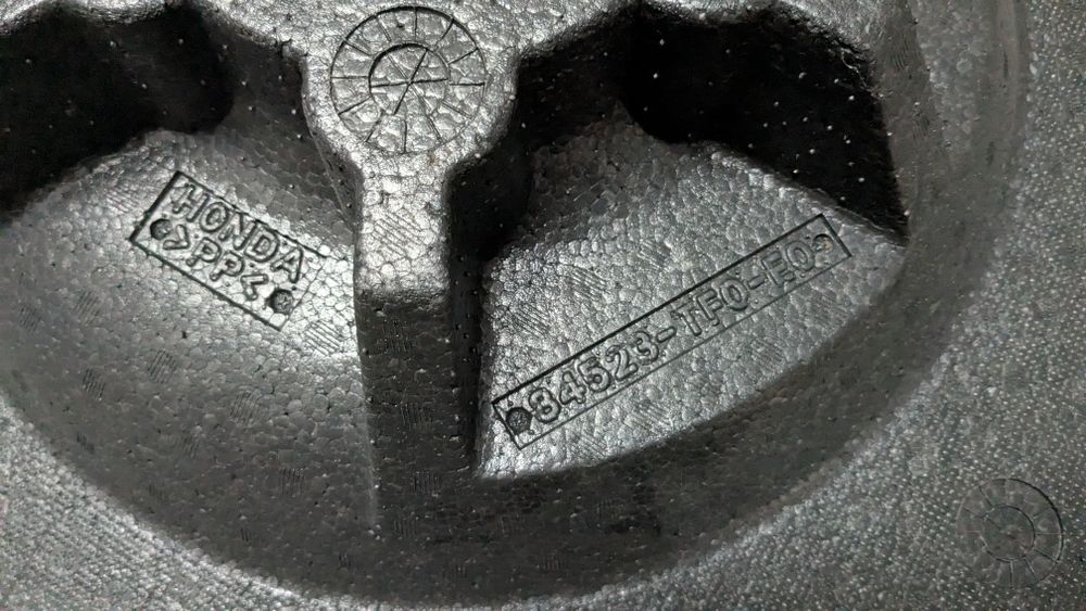 Suporte pneu suplente/fundo mala Honda jazz