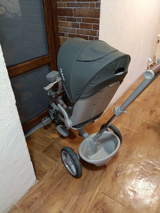 Продам дитячий велосипед та коляску за однією ціною.