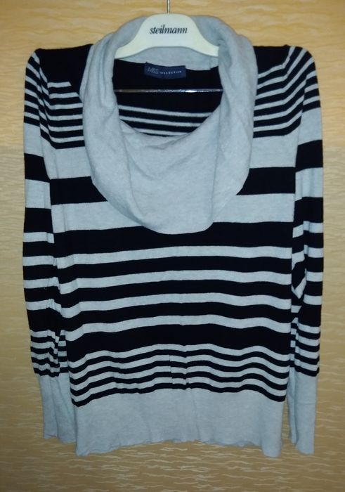 Bluzka M&S z ozdobnym golfem