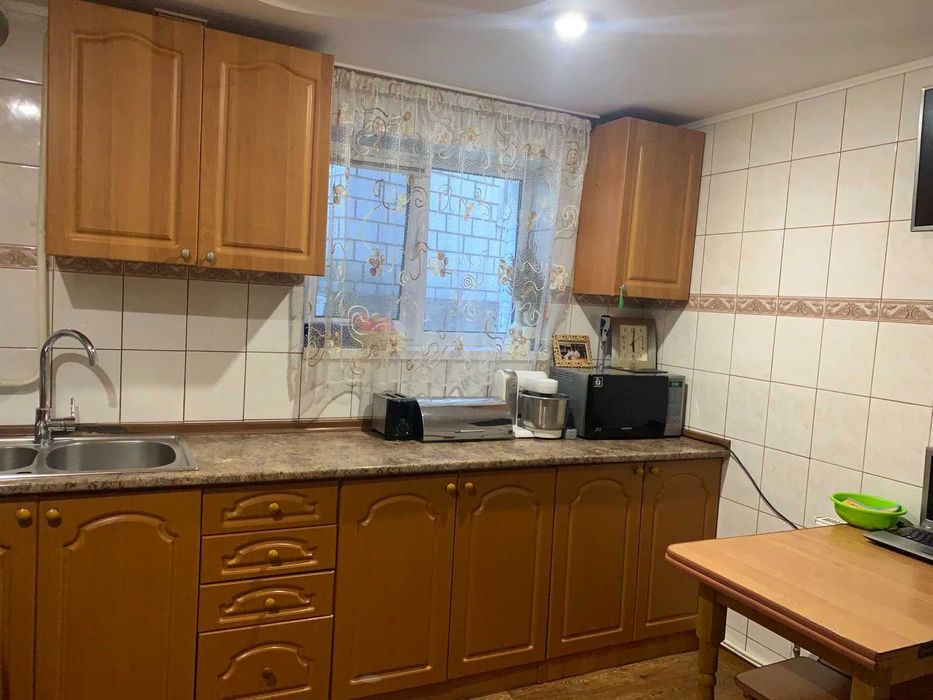 Продаж частини будинку з окремим подвір'ям  Польова