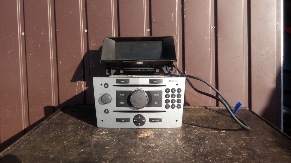 OPEL ASTRA H Radio navi 70 z wyświetlaczem + kabel