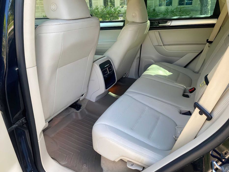 Volkswagen Touareg TDI Lux      2015
