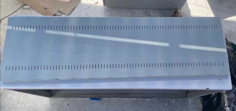 Armário de 2 portas com tampo no meio