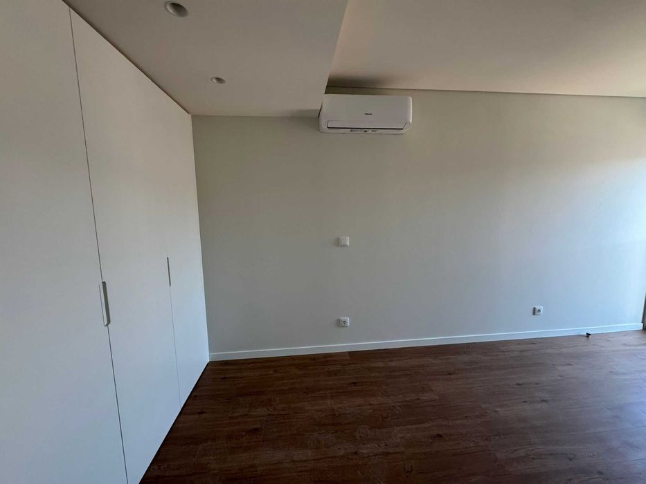 Aluga-se - Apartamento T1 no Condomínio Jardins da Seara - NOVO