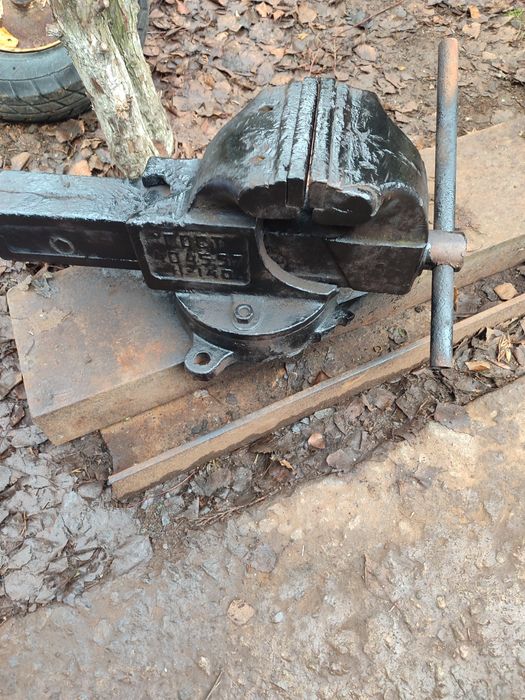 Тиски слесарные 140 мм