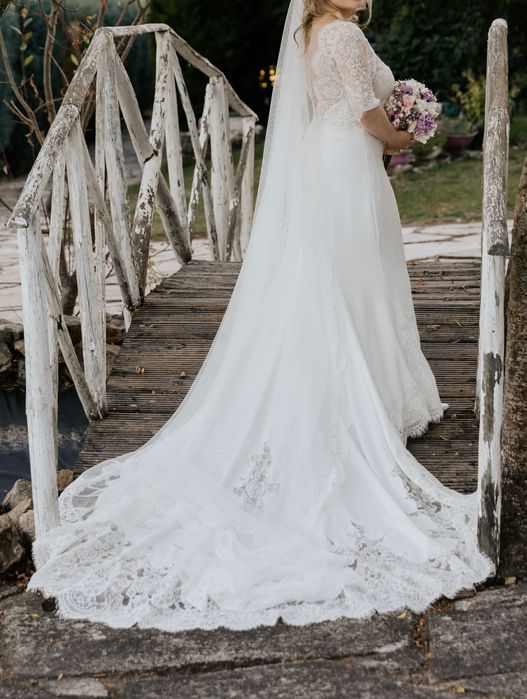 Vestido de noiva Aire Barcelona com véu