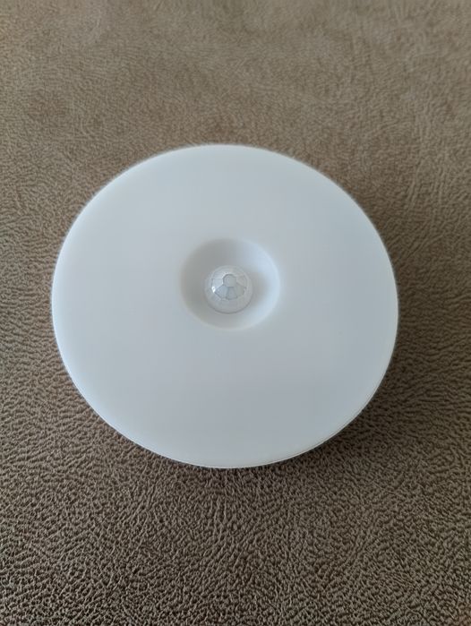 Лампа з датчиком руху на акамуляторі