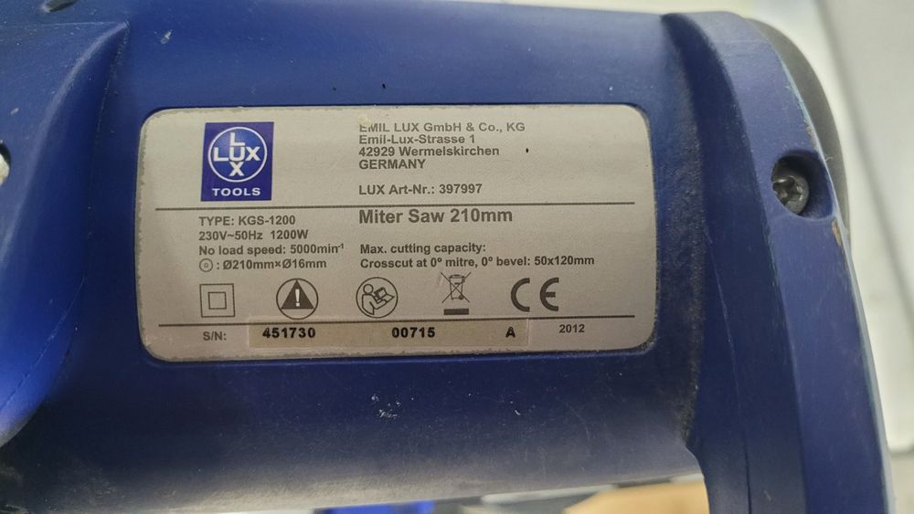 Торцовочна пила LUX TOOLS  KGS-1200