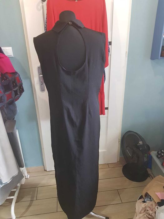 Długa piękna czarna sukienka