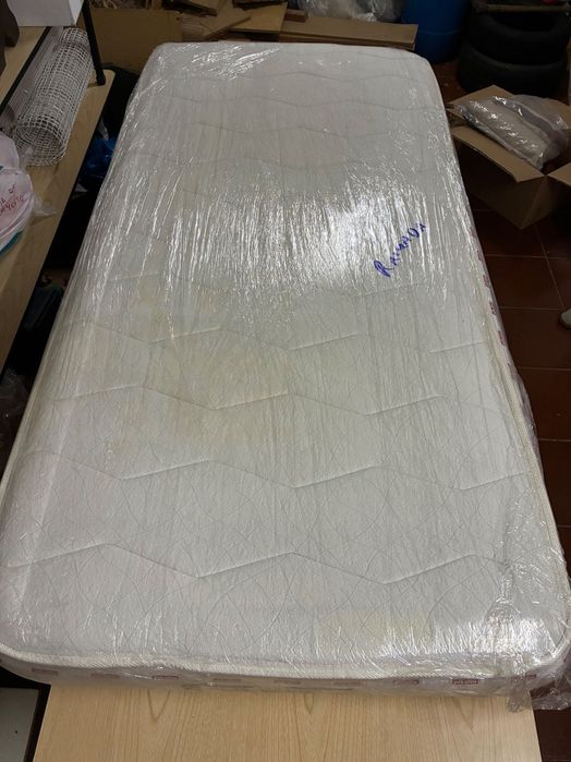 Cama Solteiro em Madeira Maciça - Companhia Inglesa