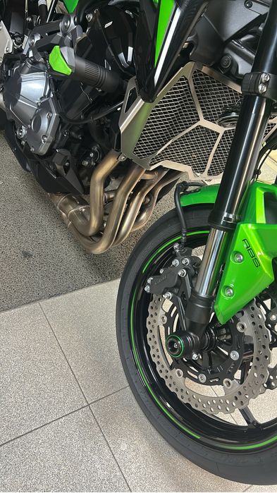 Kawasaki z900 akrapovic
