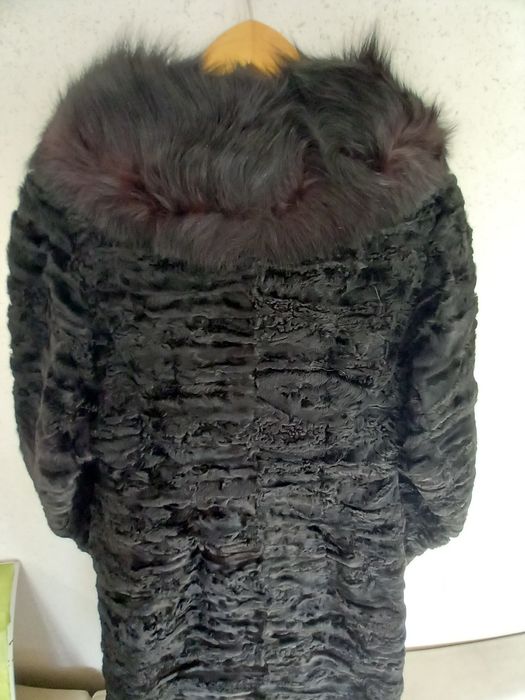 Futro karakuły 42/44 dług. 125 cm