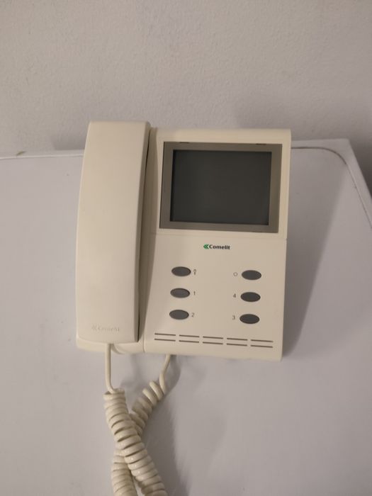 Video porteiro comelit 4700w testado com fixação de parede