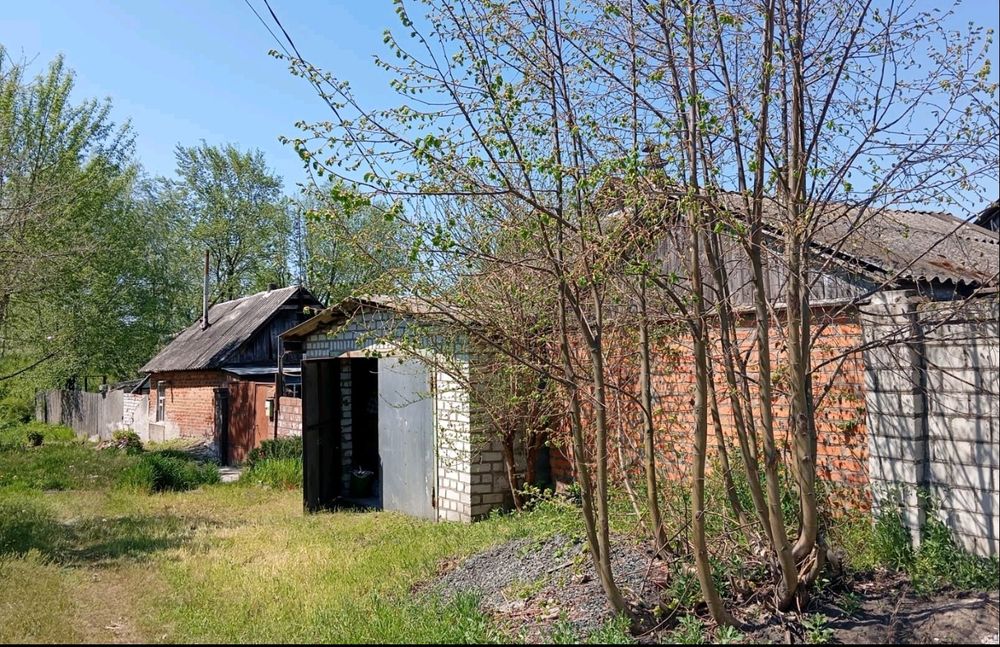 Продам полдома Змиёв Харьковская область..Недорого.