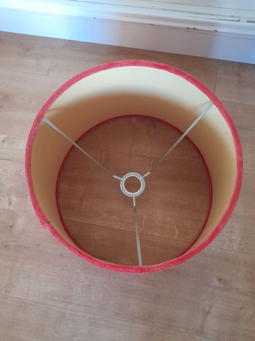 Red velvet lampshade, used but in good condition64575219399043121