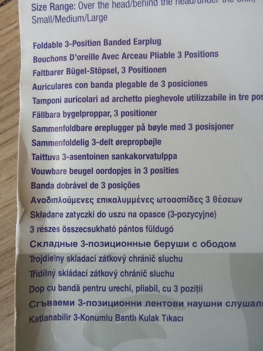 Zatyczki do uszu na opasce.