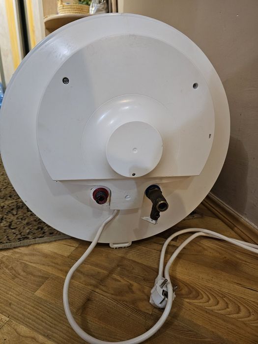 Продам бойлер  Bosh 80л. На запчастини