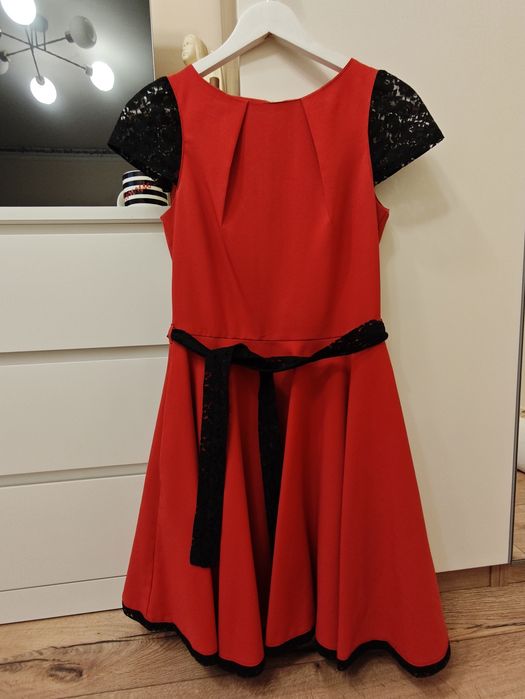 Piękna, czerwona sukienka