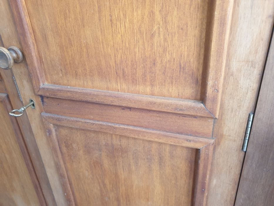 Roupeiro móvel guarda fatos em madeira