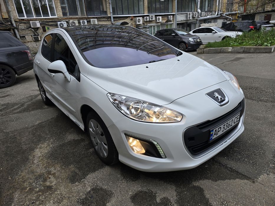 Peugeot 308 2011 г.   1.6D MT дизель