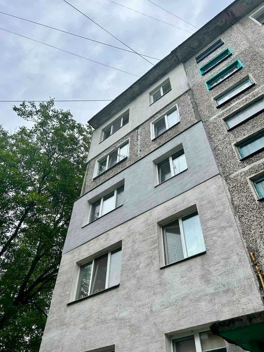 3-кімнатна квартира по вул. Космонавтів в гарному  стані. ТЕРМІНОВО!