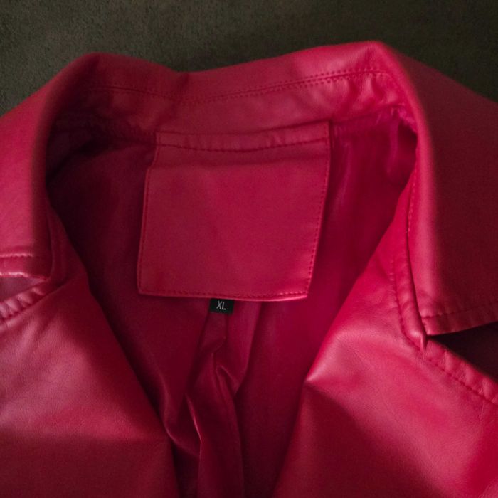 Piękna kurtka Ramoneska czerwona z wiązaniami eko NOWA