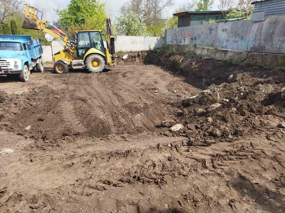 Продам чудову ділянку поруч з парком!