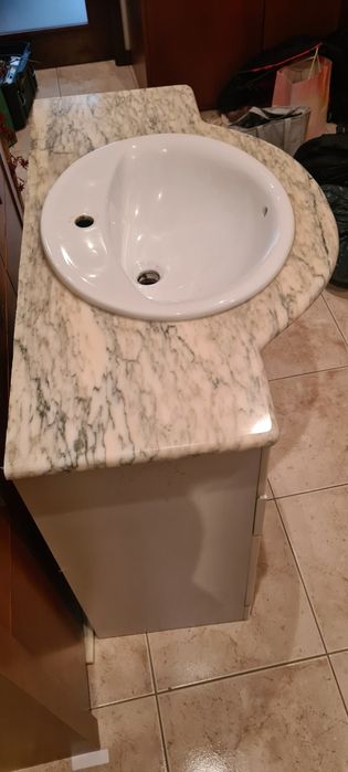 2 armários de casa de banho