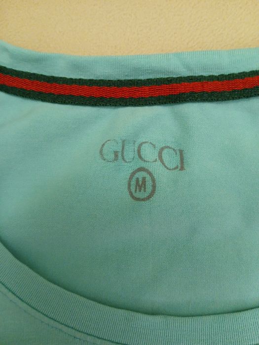 Стильна футболка з написом Gucci