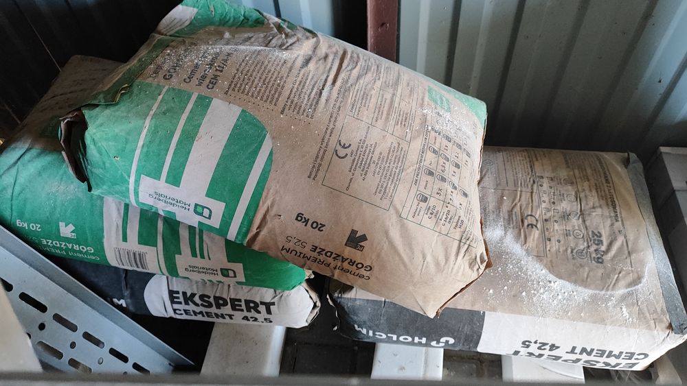 Cement - nowy, nieotwierany. 90kg. Całość