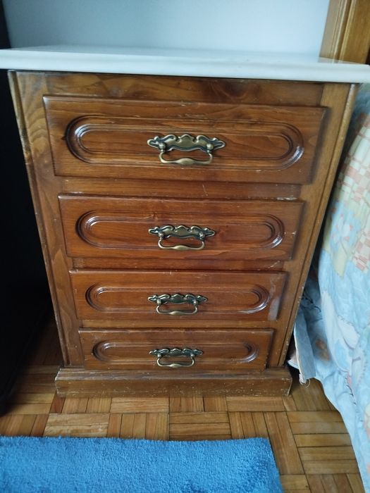 Cama de solteiro clássica