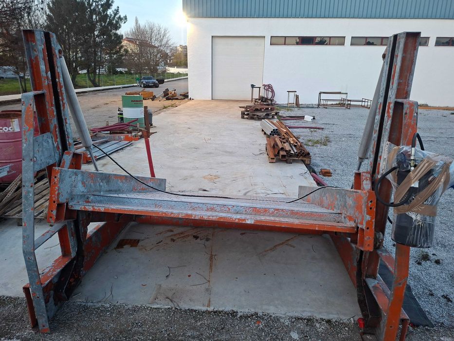 Plataforma elevatória veiculos