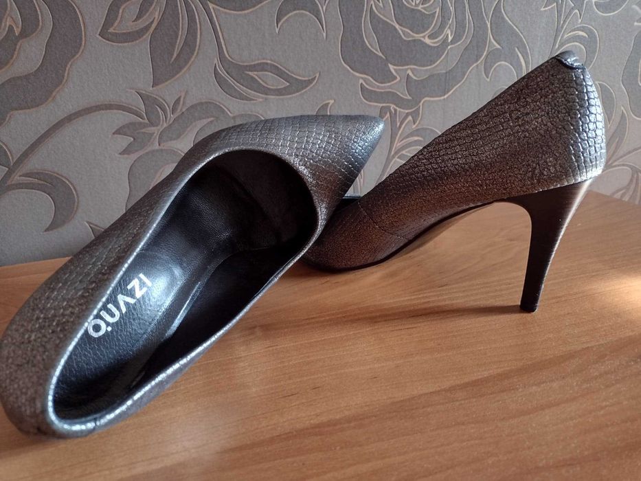 Trzy pary- Buty damskie w idealnym stanie