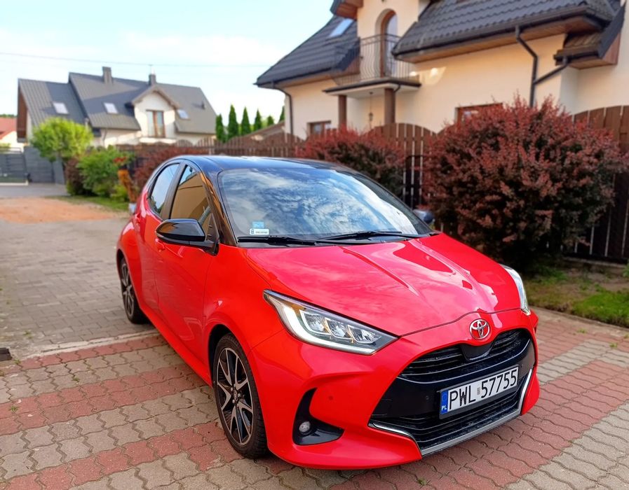 Toyota Yaris Toyota Yaris 1.5 w wersji Premiere full LED skóra Salon Polska 125 km