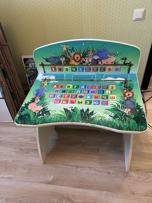Дитяча парта зі стільцем