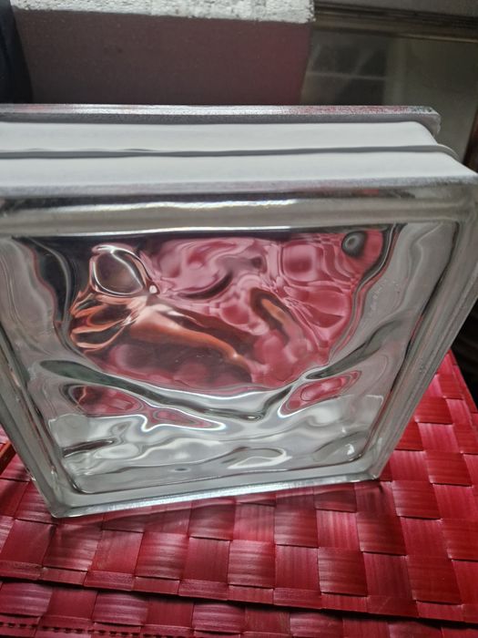 Pustak  szklany  nowy