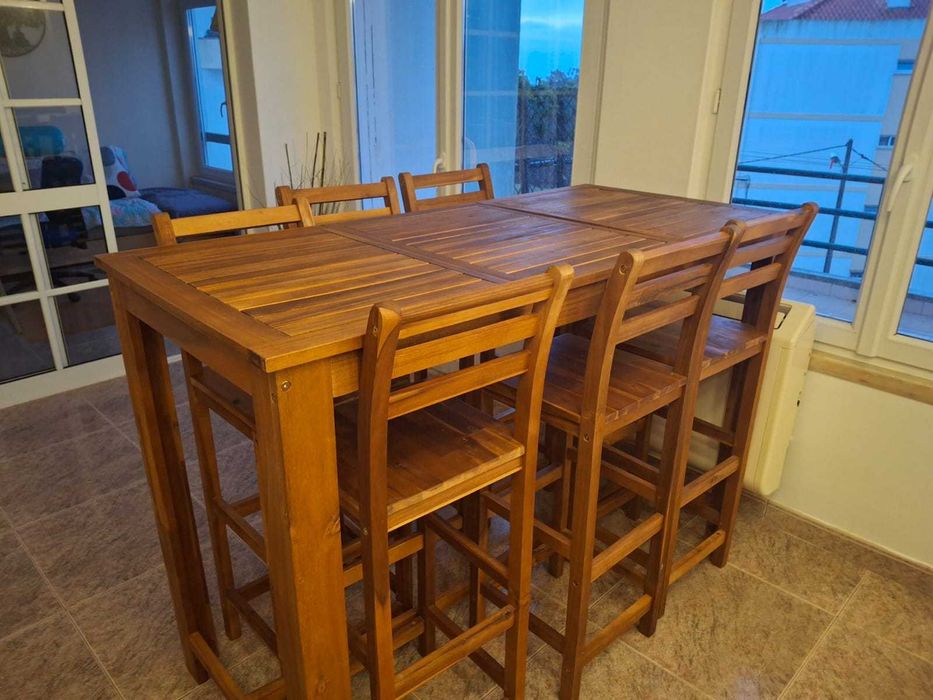 mesa alta de 6 vagas em madeira 150X70X105 com cadeiras