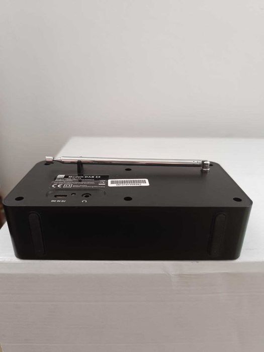 Радіоприймач Dual.