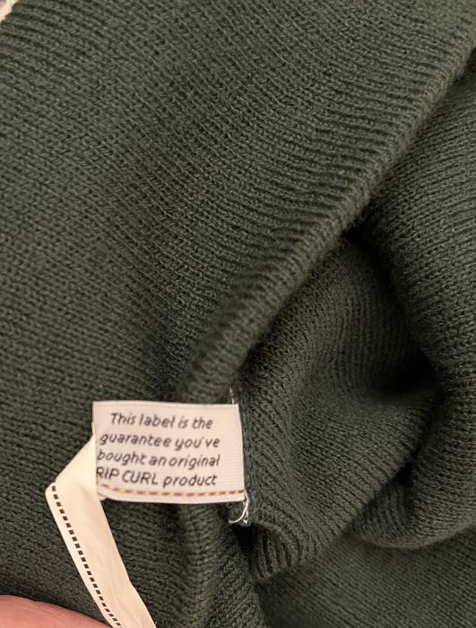 Gorro Ripcurl com pompon verde e laranja