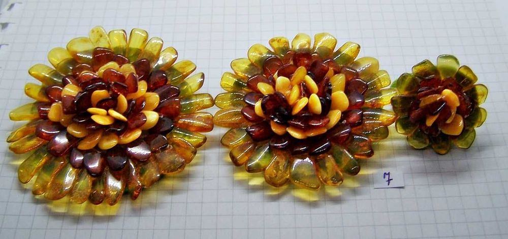 Sprzedam bursztyn, wisior + brosza + pierścień -- komplet