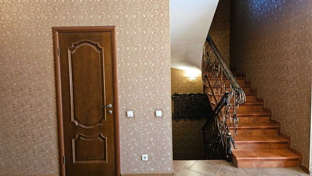 Продаж будинку-бункер 250м  Гореничі! Киів  10 хв!