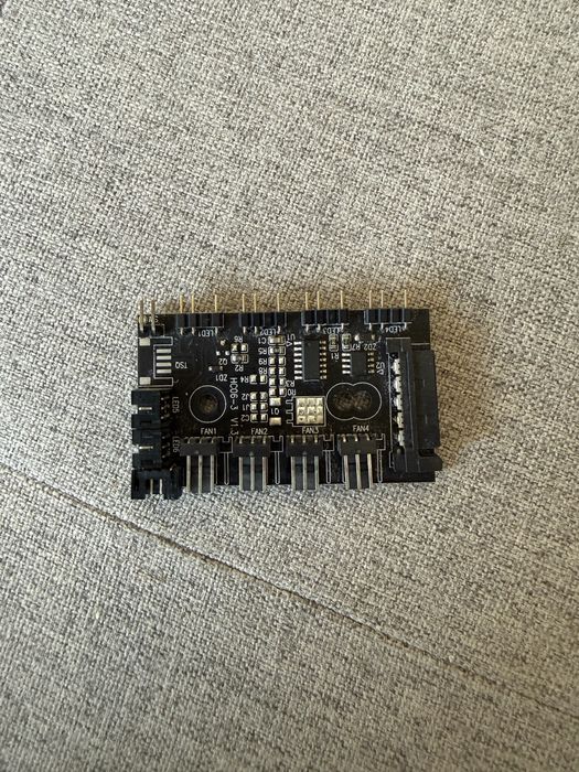 4 Ventoinhas ARGB com controladora