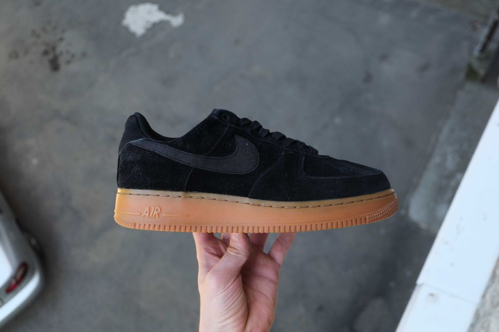 41 -- Nike Air Force 1 07 lv8 Suede 'Black Gum' Dunk 6.0 jordan чоловічі кросівки кеди замшеві шкіра чорні