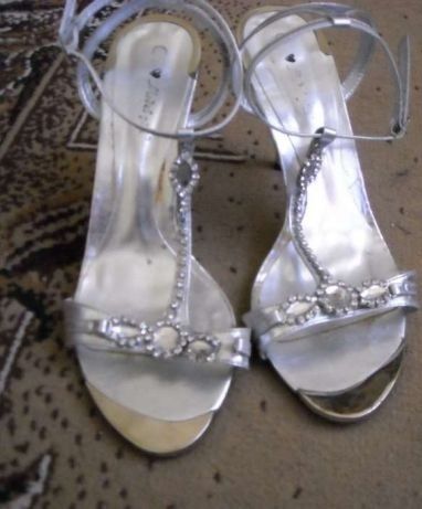 Srebrne ,biżuteryjne sandały