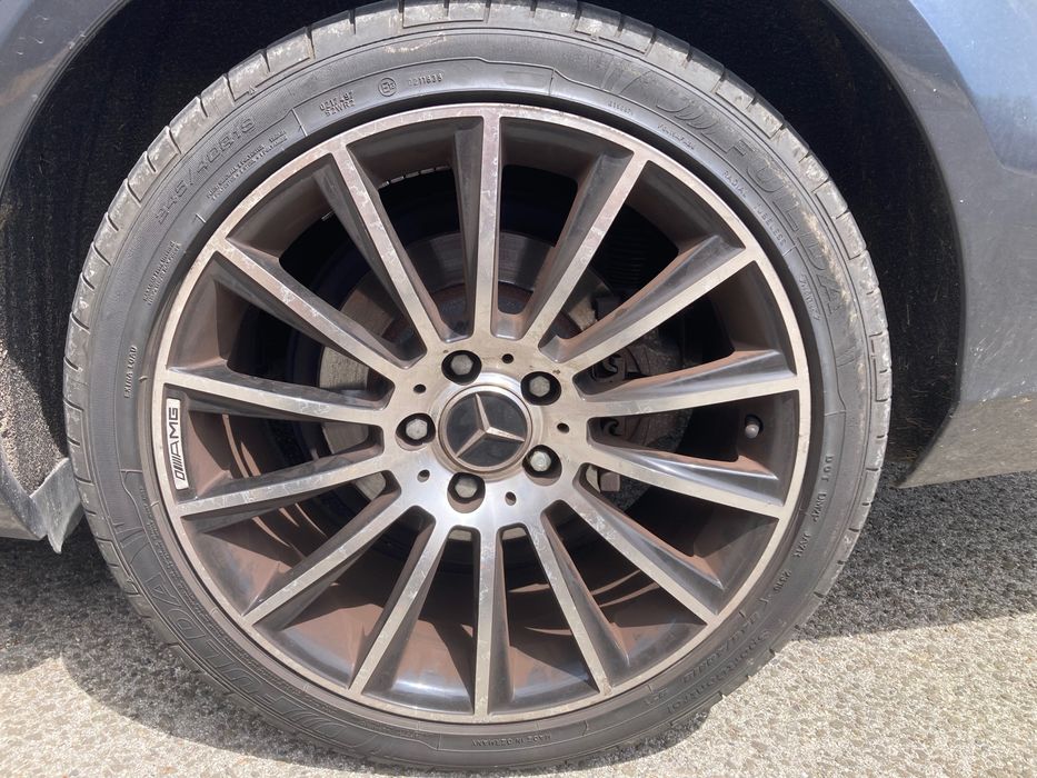 Pneus e jantes Mercedes R18