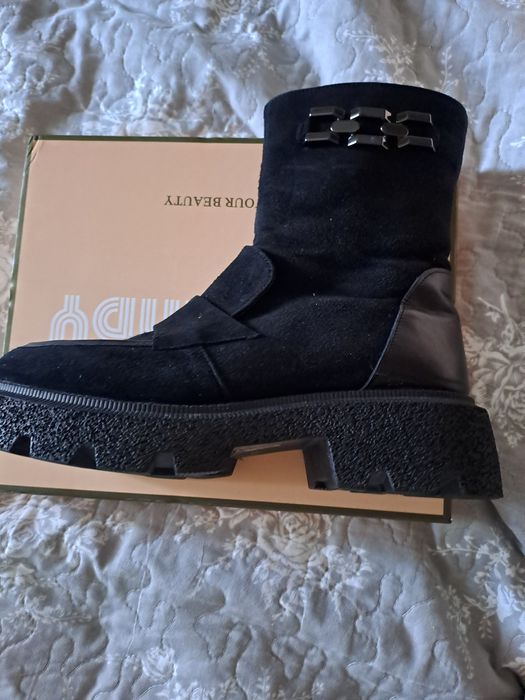 Теплые зимние замшевые ботинки