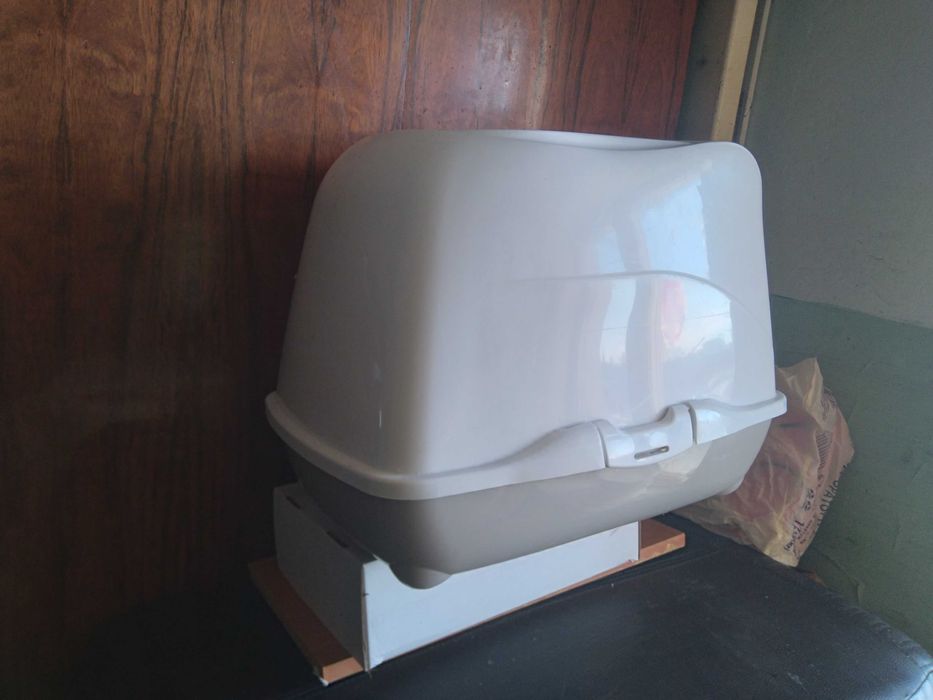 Закритий туалет для котів. Без дверки. Переноска для кота.