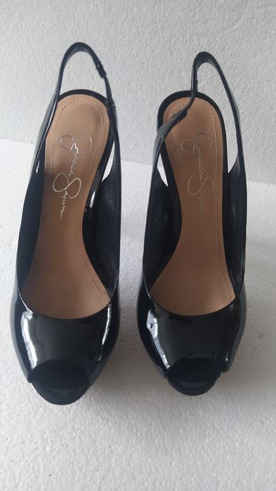 Szpilki czarne lakierki r. 37,5 Jessica Simpson